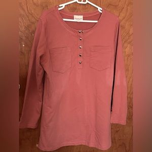 Woman Monterey bay pullover top with 5 snaps has slits on arms and waist Warm